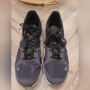 On Running, cloud flow athletic shoes